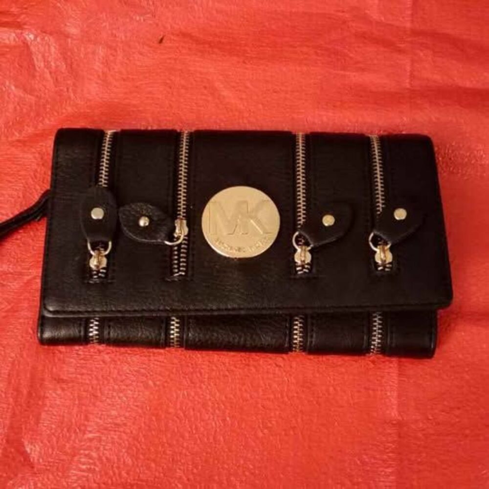 Michael Kors Clutch